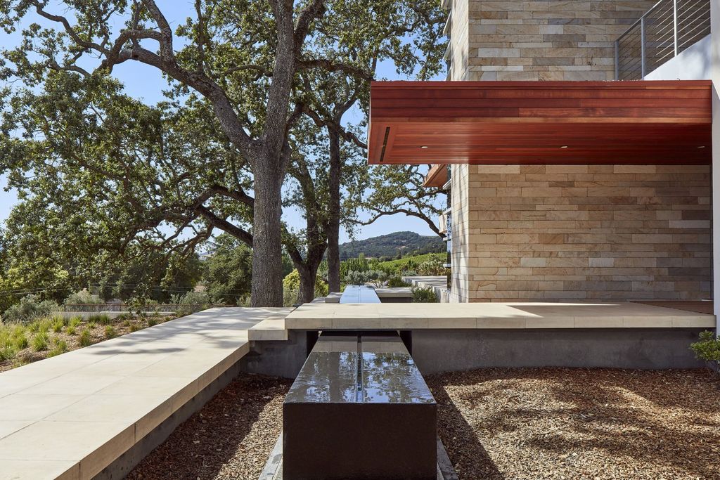 Oak Knoll house, harmony of architecture, nature by Swatt Miers Architects