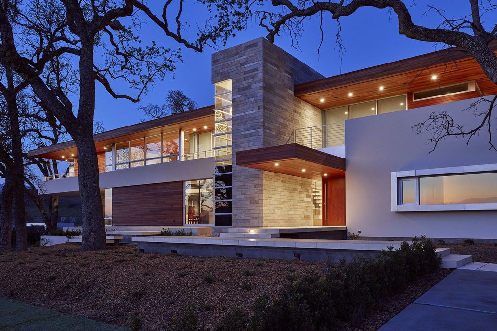Oak Knoll house, harmony of architecture, nature by Swatt Miers Architects