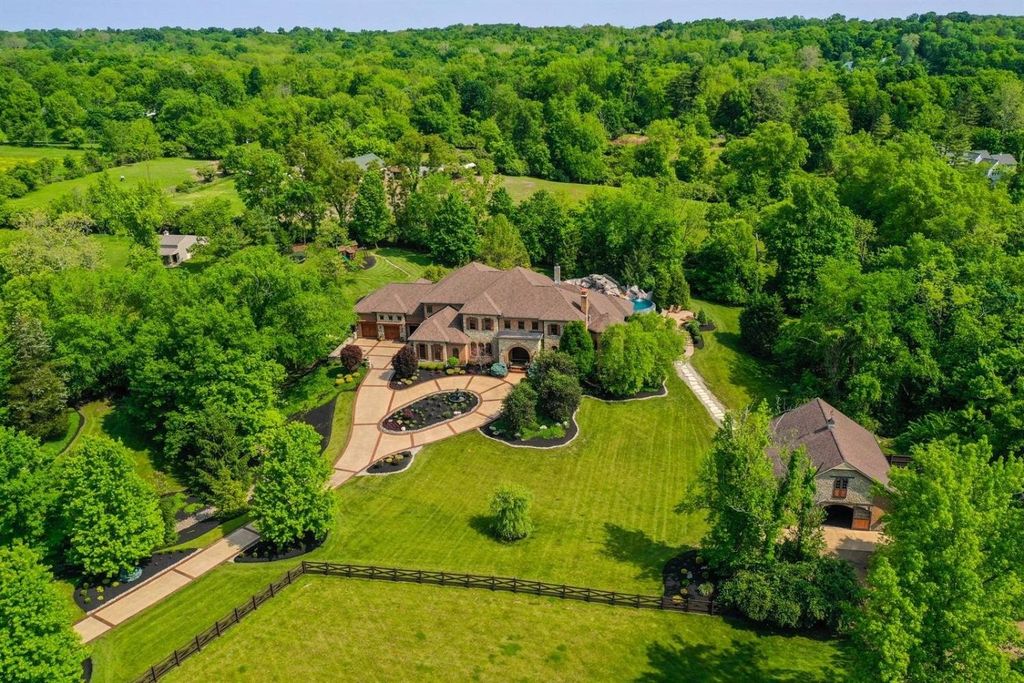 Opulent Cincinnati, OH Estate: Stunning Home with High-End Details Listed at $5.899M