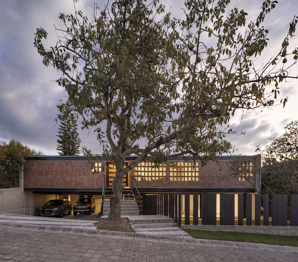 RA House, blends with topography by Bernardo Bustamante Arquitectos