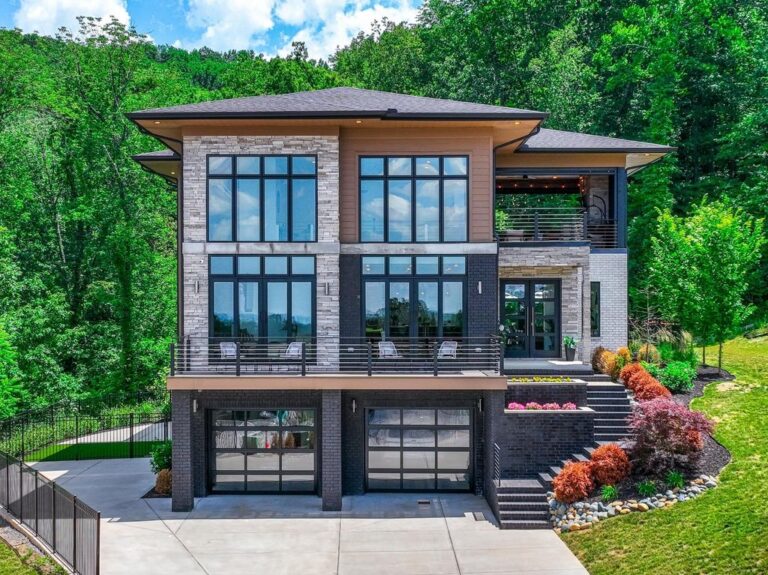 Spectacular Frank Lloyd Wright-Inspired Home: Privacy, Convenience, and Elegance at $2.299M