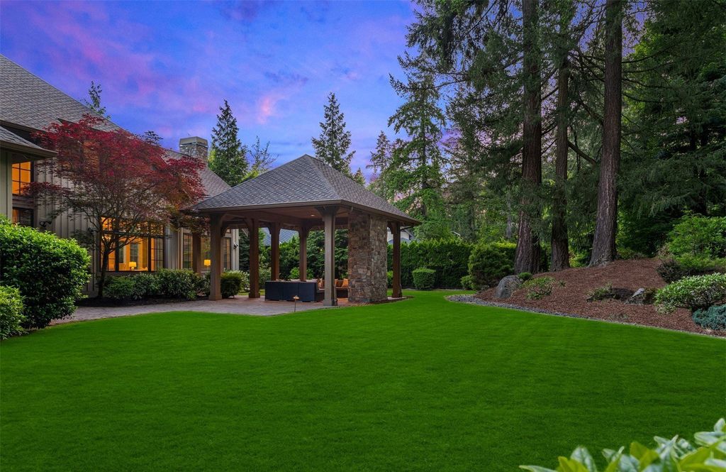 Stunning Custom-Built Dream Home by Architect Steven D Smith in Bellevue, WA Listed at $5,168 Million