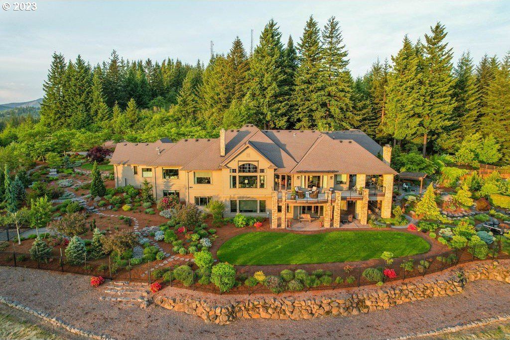 Stunning Residence in Camas, WA: Serene Setting, Ultimate Privacy, and Breathtaking Views Offered at $3.1M