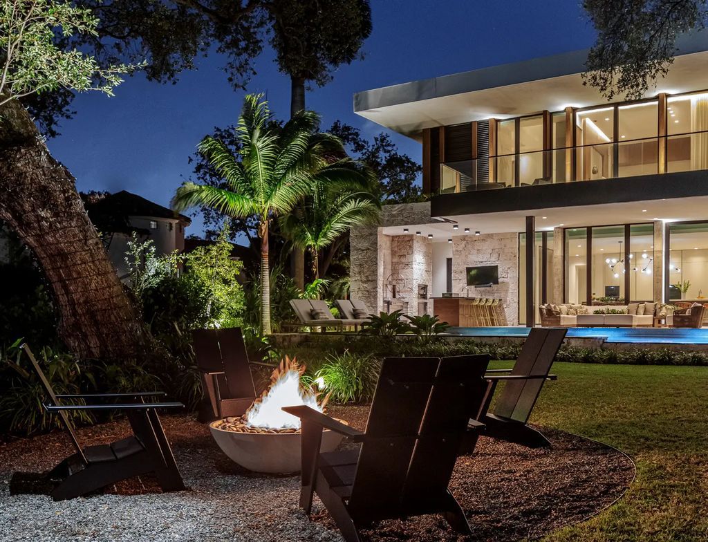 Tarpon Bend residence with Sustainable Design by Strang Architecture