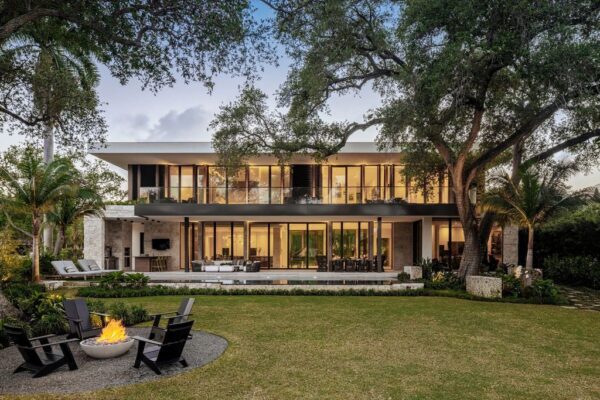 Tarpon Bend Residence with Sustainable Design by Strang Architecture