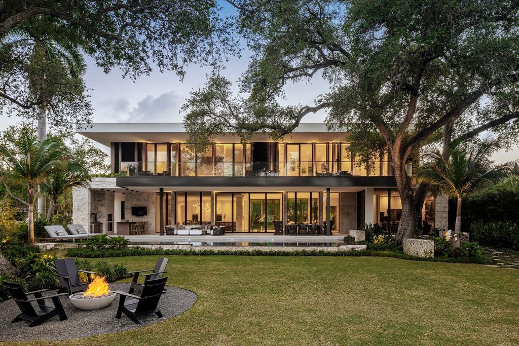 Tarpon Bend residence with Sustainable Design by Strang Architecture