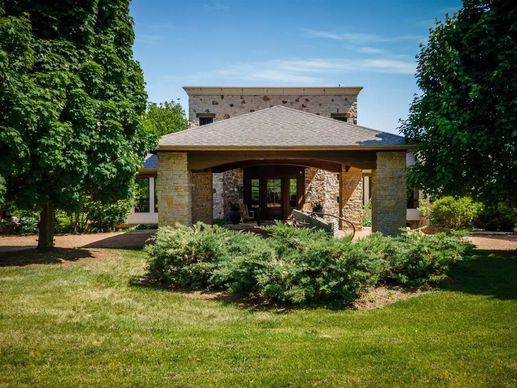 Timeless Elegance and Italian Architectural Splendor Unveiled in Hortonville, WI Priced at $2.25M