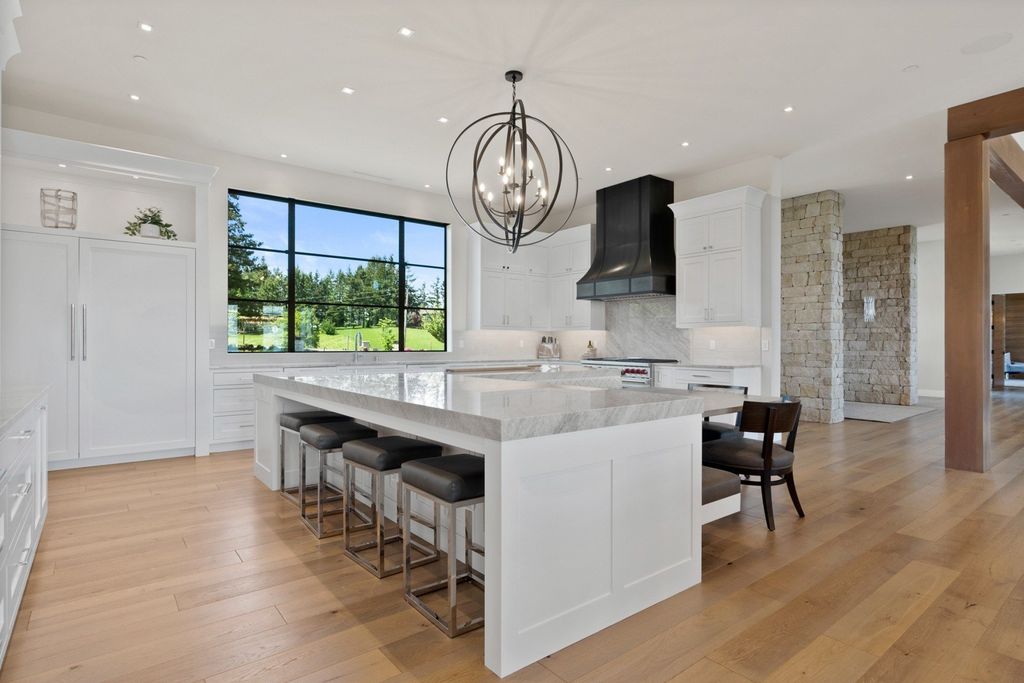 Vineyard Estate with Mt Hood Views and Napa-Inspired Ambiance in West Linn, OR Offered at $6.25M