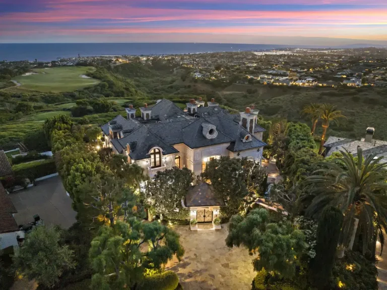 Premier Luxury Estate with Breathtaking Views in Newport Beach, California
