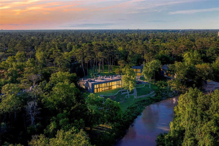 Architectural Masterpiece: 8-Bed Estate in Houston, TX on 4.80 Acres with Unmatched Beauty at $15.5M