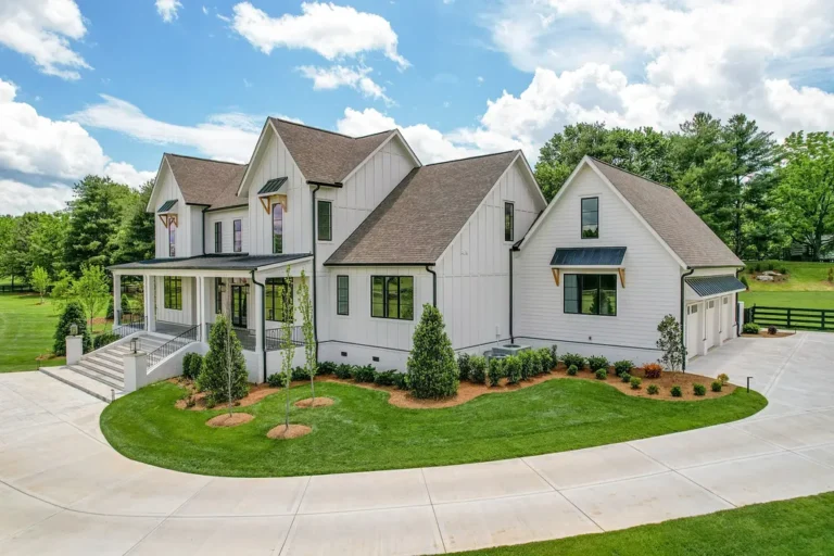 New Construction Luxury Home on 24 Acres near Downtown Franklin, Tennessee