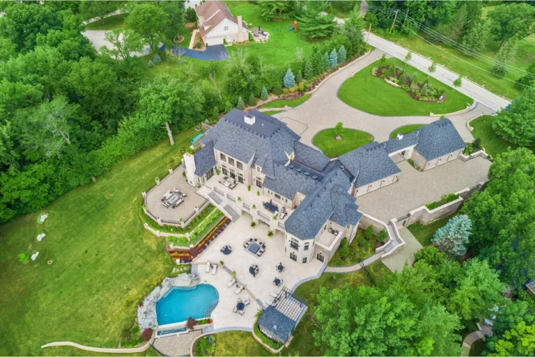 Magnificent New Construction Estate with Infinity Pool and Timeless Design in Illinois