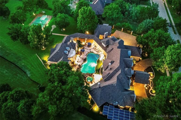 Luxurious and Deluxe 7Bedroom Home in McKinney, Texas with Poolside Oasis