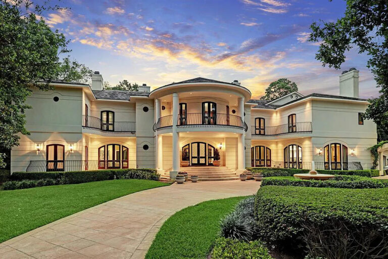 Admirable Memorial Retreat in Houston, TX Offers Resort-Style Amenities Hits The Market for $9,950,000