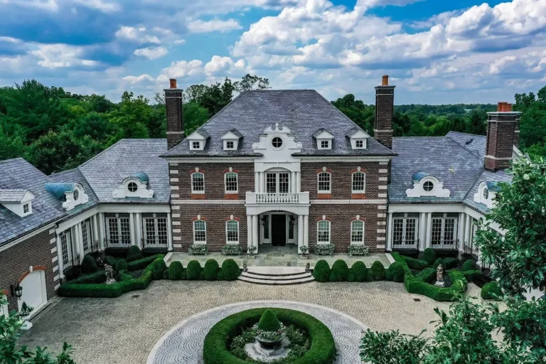 The Oaks: A Magnificent 17-Acre Private Georgian Estate in Ohio is Seeking for $7,900,000