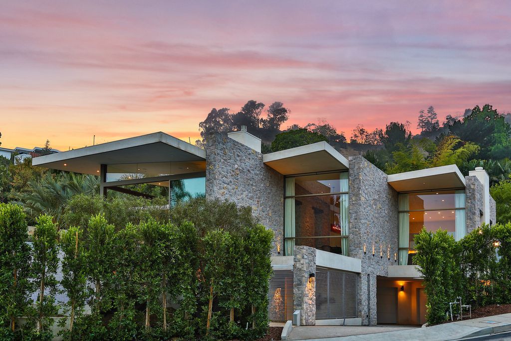 Bayou House Features Modern Aesthetic Design by Bradley Bayou Design