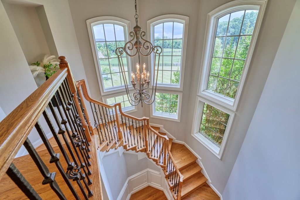 Captivating Retreat in Leesburg, Virginia: Harmonizing French Country Charm and Contemporary Elegance for $2,299,999