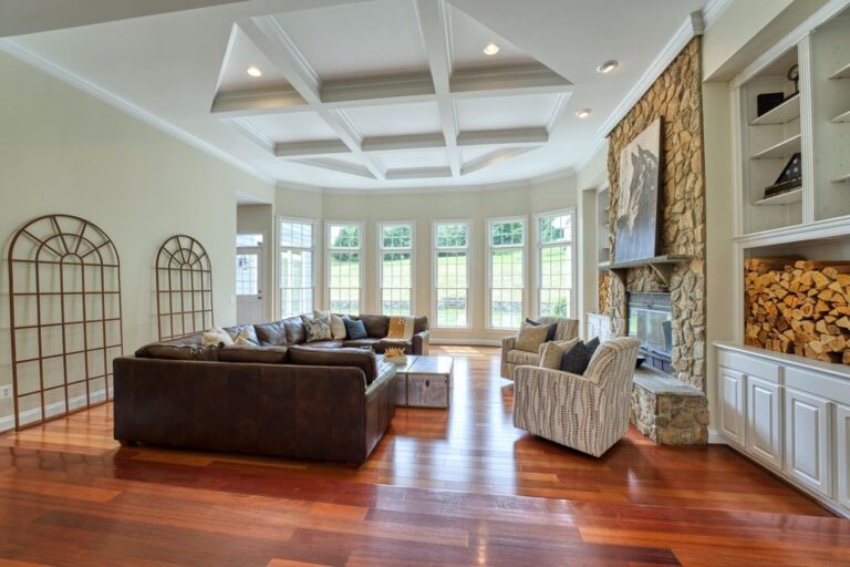 Charming FarmhouseStyle Home in Beacon Hill, Leesburg, Virginia Lists