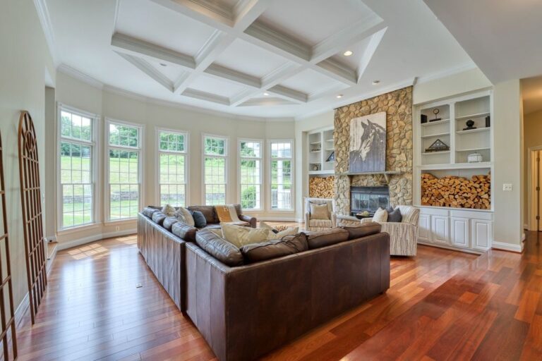 Charming FarmhouseStyle Home in Beacon Hill, Leesburg, Virginia Lists