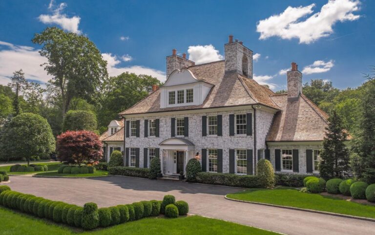 Classic Brick Georgian Home In Greenwich, Connecticut With Endless ...