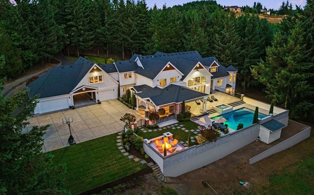 Custom Hampton's Style Home in West Linn, Oregon: Secluded Privacy and Urban Convenience at its Finest $4.595 Million Listing