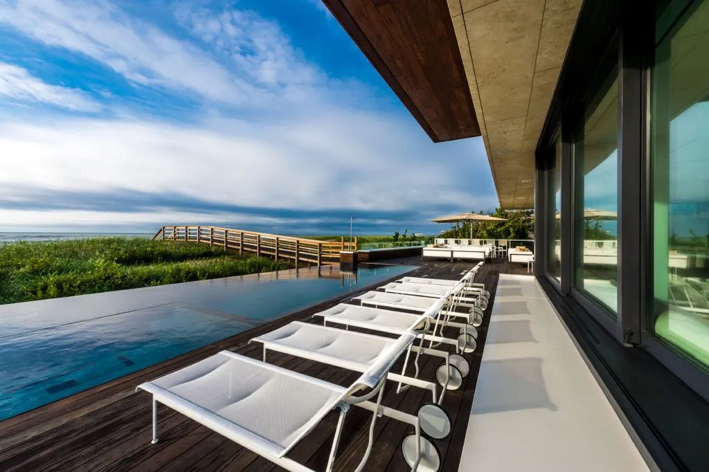 Daniels Lane House Offers Stunning View of Ocean by BMA Architects