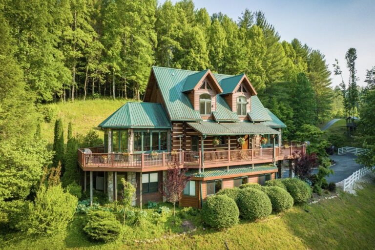 Exceptional Private Mountain Estate Ranch on 77+ Acres in Mountain City ...