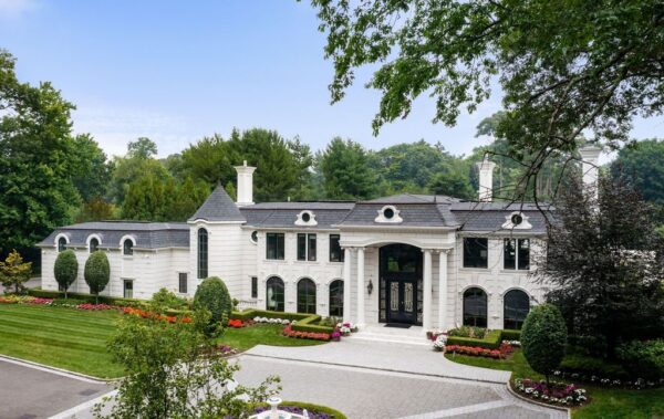 Exquisite Design, Spacious Living, and Pristine Privacy: Mansion in ...