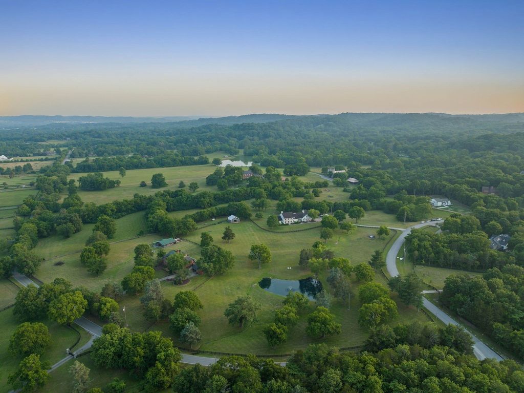 Exquisite Luxury Estate in Franklin, Tennessee: Breathtaking Views and Unrivaled Amenities, Listed at $5.95 Million