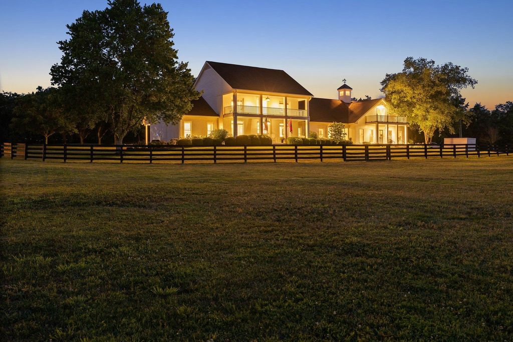 Exquisite Luxury Estate in Franklin, Tennessee: Breathtaking Views and Unrivaled Amenities, Listed at $5.95 Million