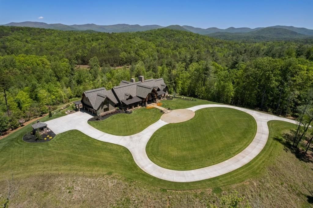 Exquisite Mountain Estate in Dahlonega, Georgia: A Luxurious Retreat Surrounded by Nature's Beauty, Listed at $5.85M