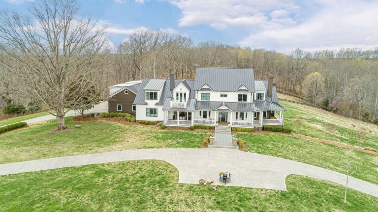 Gorgeous Estate Home with Classic Modern Design and Spectacular Views in Franklin, Tennessee Listed at $10,000