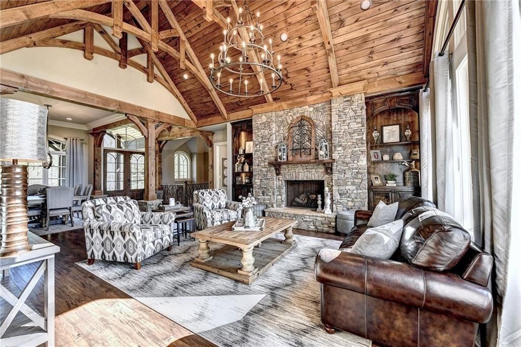 Luxurious Estate in Dacula, Georgia: Perfect Blend of High-End Living and Equestrian Enthusiasm Asking $5,999,999