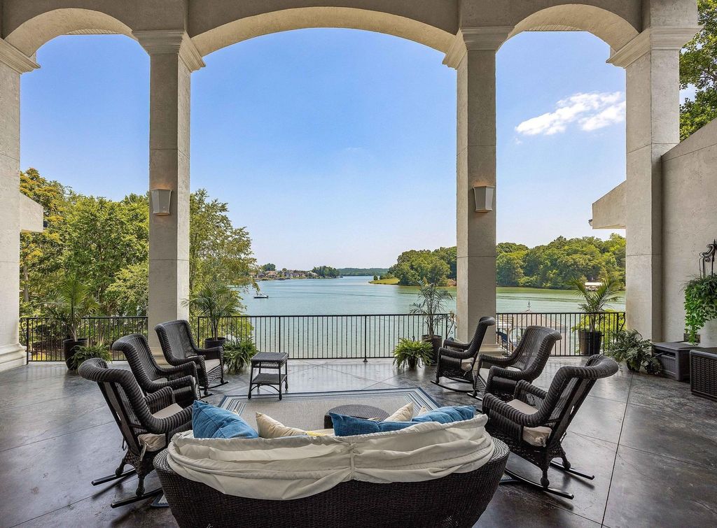 Luxurious Lakefront 'Italian Villa' Haven in Vonore, Tennessee: A Captivating Retreat Listed at $2.9M