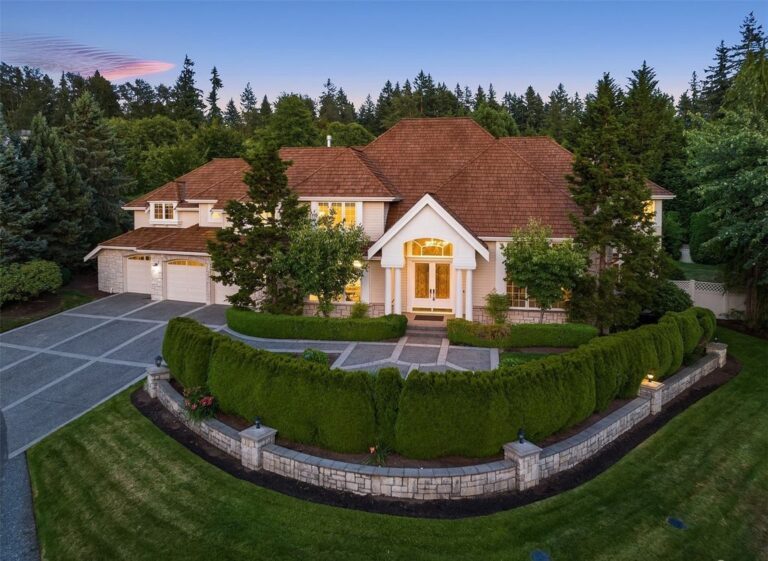 Luxurious Retreat in Woodinville, Washington: Exquisite Craftsmanship,  Elegant Finishes, and Extensive Millwork – Asking $3.298 Million