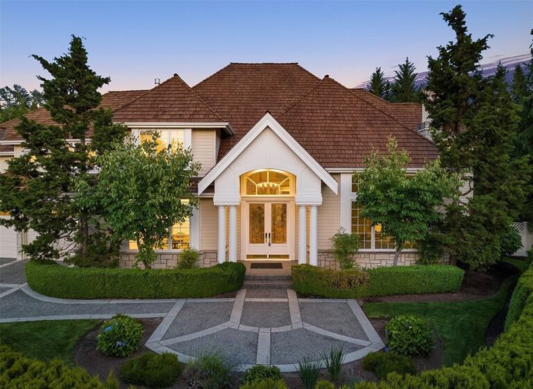 Luxurious Retreat in Woodinville, Washington Exquisite Craftsmanship