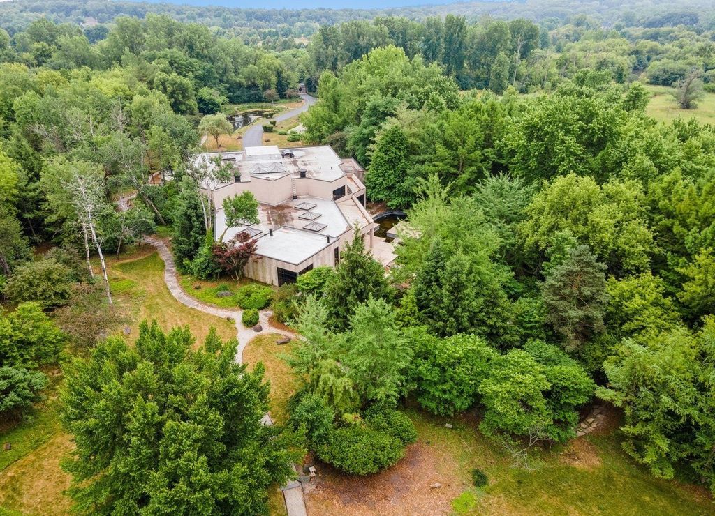 Luxurious and Secluded Estate on 26.2 Acres in Saint Charles, Illinois Listing for $2.99 Million