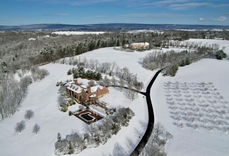 Opulent English Country Manor on 10 Acres, Perfect for Luxurious