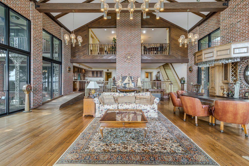 Riverfront Retreat in Tappahannock, Virginia: Serene Luxury Living at $2.5 Million
