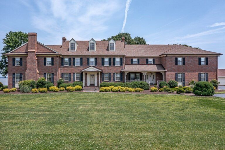 Riverfront Retreat in Tappahannock, Virginia Serene Luxury Living at