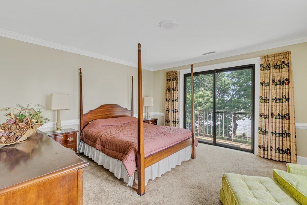 Riverfront Retreat in Tappahannock, Virginia: Serene Luxury Living at $2.5 Million
