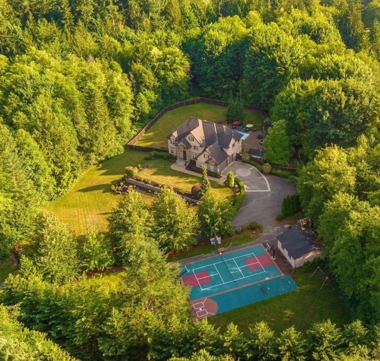 Secluded and Luxurious Duvall Retreat in Washington with Resort-like ...