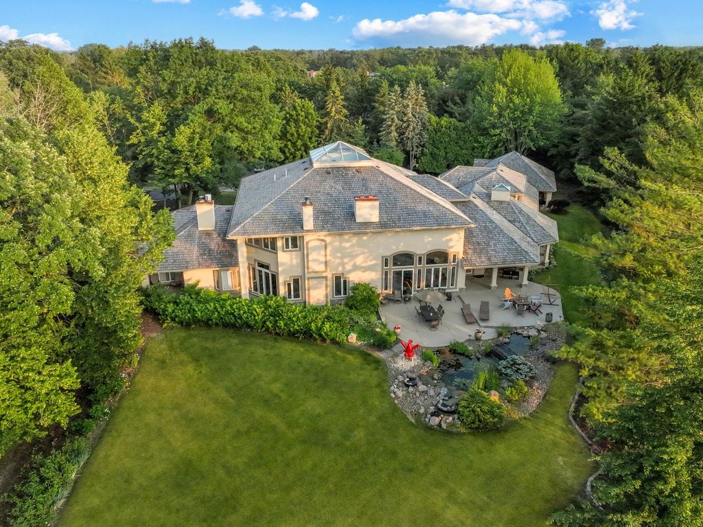 Unparalleled Luxury and Entertainment in Mequon, Wisconsin: Renovated Masterpiece Seeks $2.595 Million