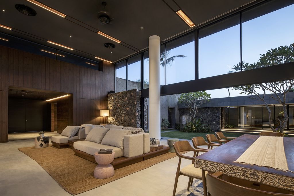 Villa Cumulus, Tropical contemporary style family Villa by Arkana Architects