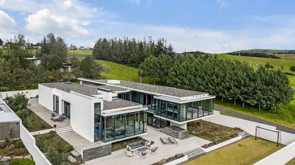 White Villa Iceland, a Gorgeous Villa with amazing, unique design & quality