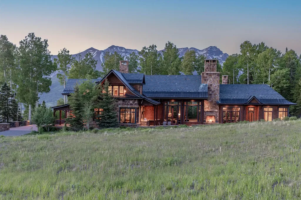 135 Hood Park Road Home in Telluride, Colorado. Explore the epitome of luxury living at Hood Park Manor, nestled on the slopes of Telluride Ski Resort in Mountain Village. This exceptional estate offers impeccable quality, meticulous design, and unmatched attention to detail. 