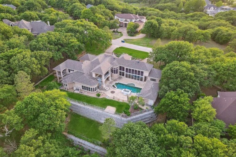 Secluded Waterfront Luxury: 4-Bed Home in Flower Mound, TX with Pool & Spa Hits The Market for $2,495,000