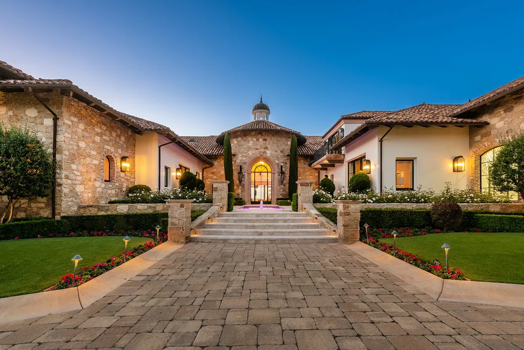 2700 White Stallion Road Home in Thousand Oaks, California. Discover the absolute crown jewel of Hidden Valley in the prestigious White Stallion Ranch gated community. This completely rebuilt Napa farmhouse sits on 22 private landscaped acres, offering breathtaking 360-degree views of city lights, mountains, and the ocean. 