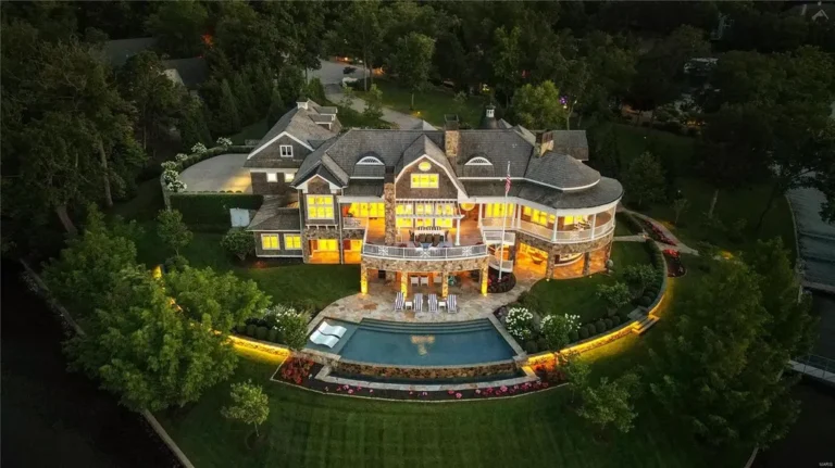 Nantucket Point – Luxury Lakefront Estate at Lake of The Ozarks, Missouri is Seeking for $13,000,000