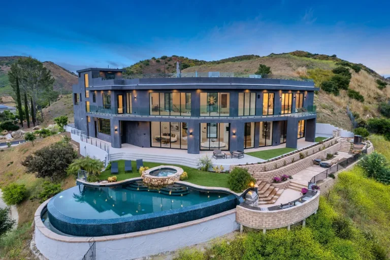 Lake Vista Estate: A Jaw-Dropping Contemporary Masterpiece with Panoramic Views in Agoura Hills, California for $6,749,000